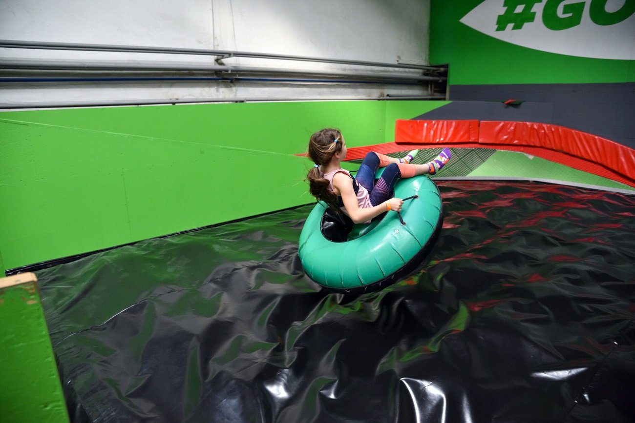 Dziecko na sali zabaw Dziecko na sali zabaw