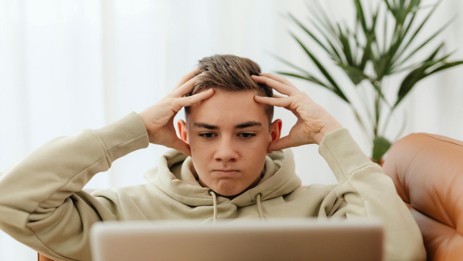 Wychowujemy pokolenie bez świadomości pieniądza. Nastolatek pyta: "to za prąd się płaci?"