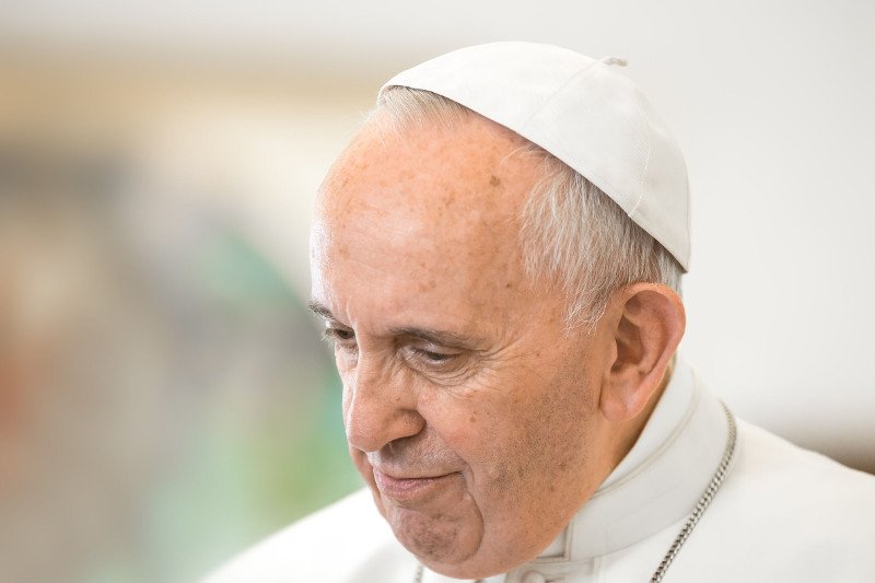 Prosił wiernych, aby dzieci żegnały się znakiem krzyża po obudzeniu, przed posiłkami, w obliczu zagrożenia, w obronie przed złem, wieczorem przed snem.