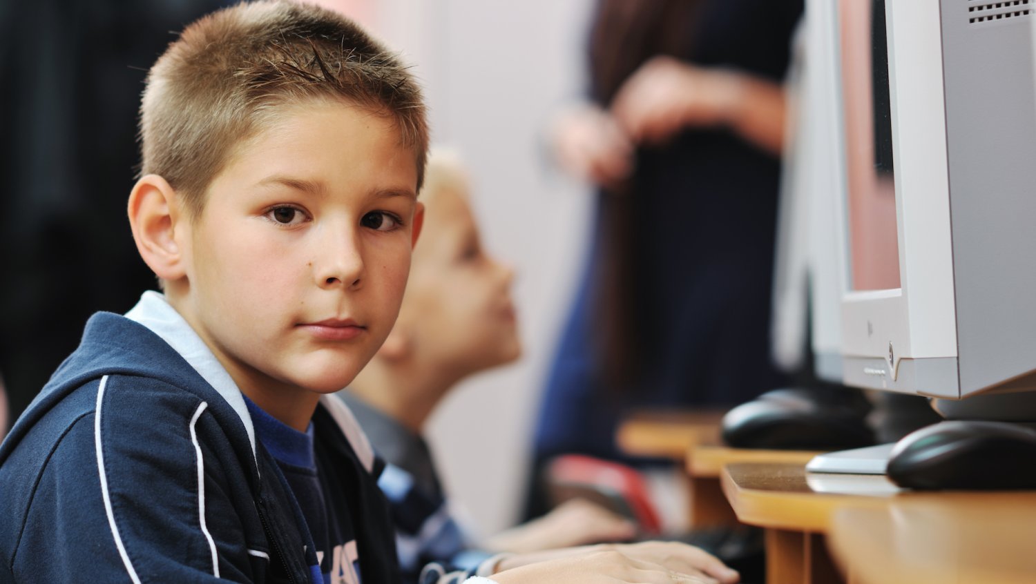 MEN wprowadza AI do szkół. Przedstawia plan, który zmieni lekcje w każdej szkole