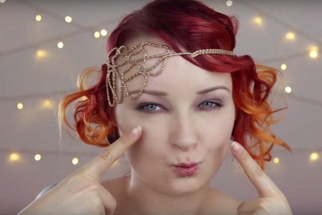 Fot. Screen z Youtube / [url=https://www.youtube.com/watch?v=qVgIpAi3H-k]Red Lipstick Monster[/url]