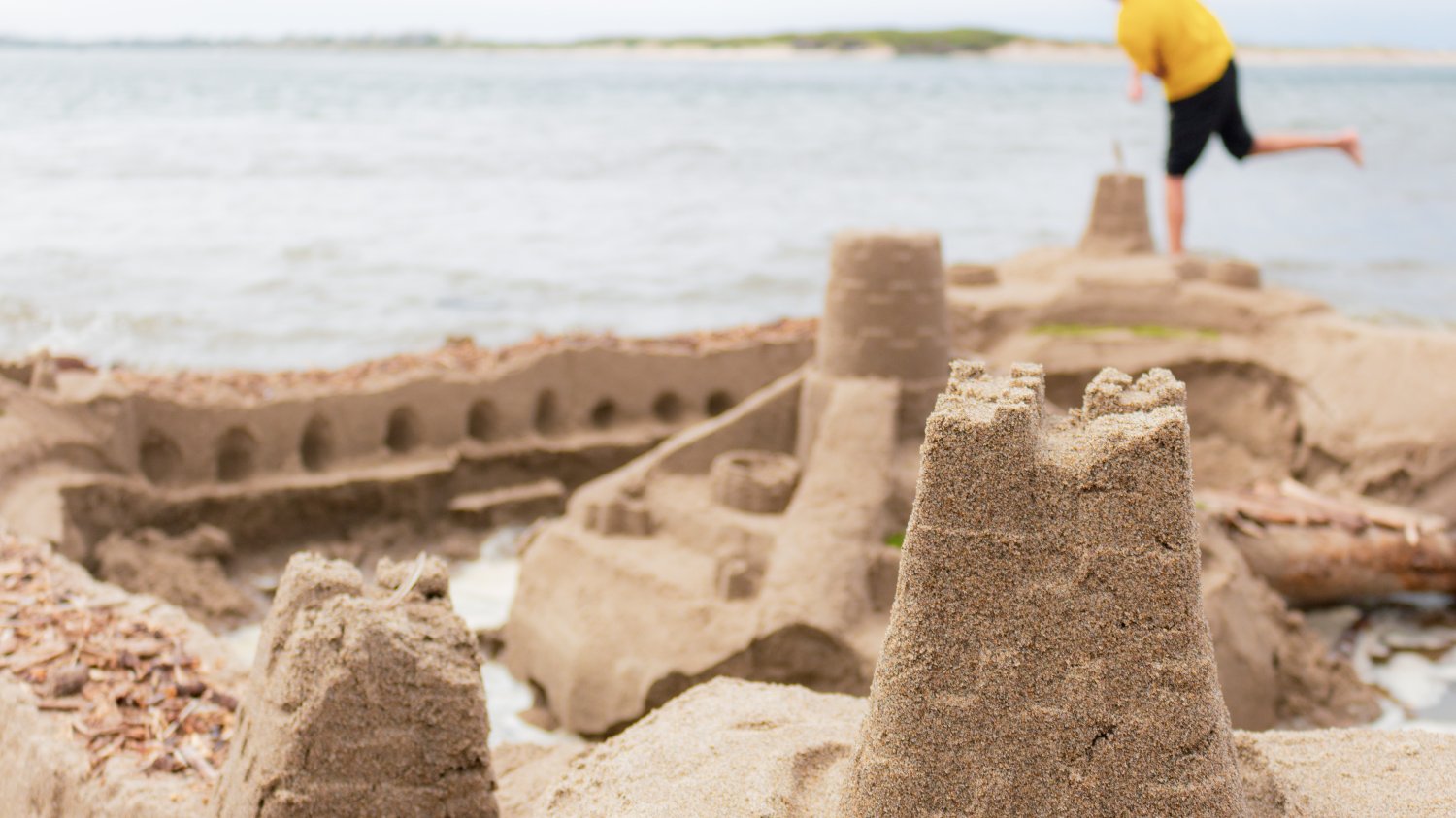 We Włoszech wprowadzono na plaży zakaz... budowy zamków z piasku