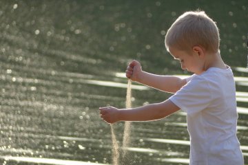 opóźniony rozwój mowy, rozwój mowy, autyzm, asperger, logopeda, dziecko nie mówi, zespół einsteina, wysoka inteligencja, wysokie IQ, wysoki poziom inteligencji u dziecka