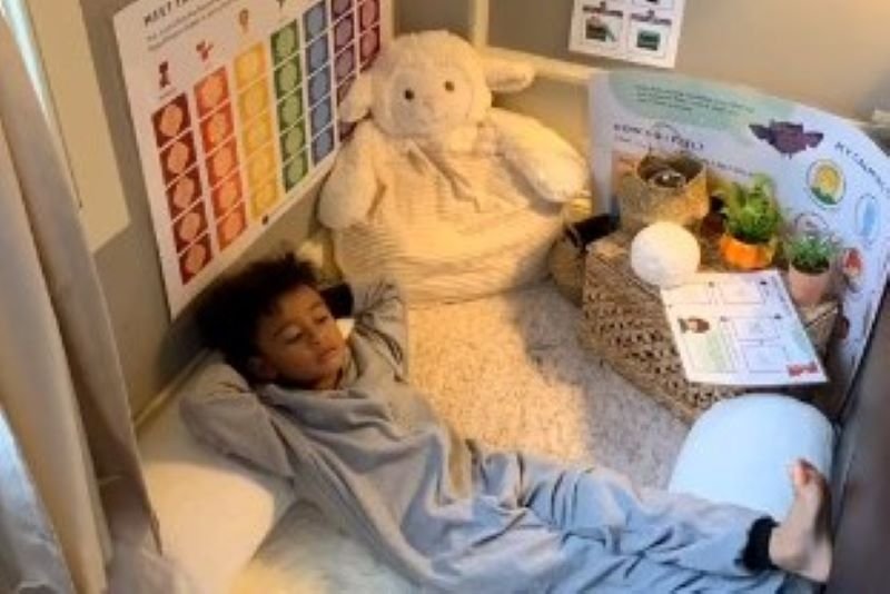 Pomysł na "uspokajający kącik" spodobał się wielu rodzicom