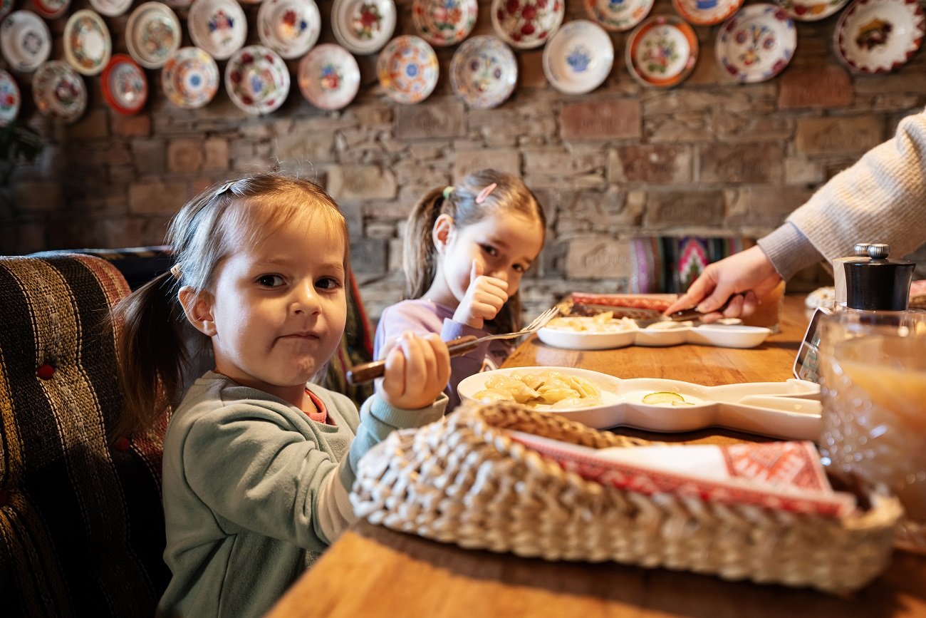 "Zamówiłam jedno danie i poprosiłam o dwa talerzyki. Reakcja starszej pani bezcenna"
