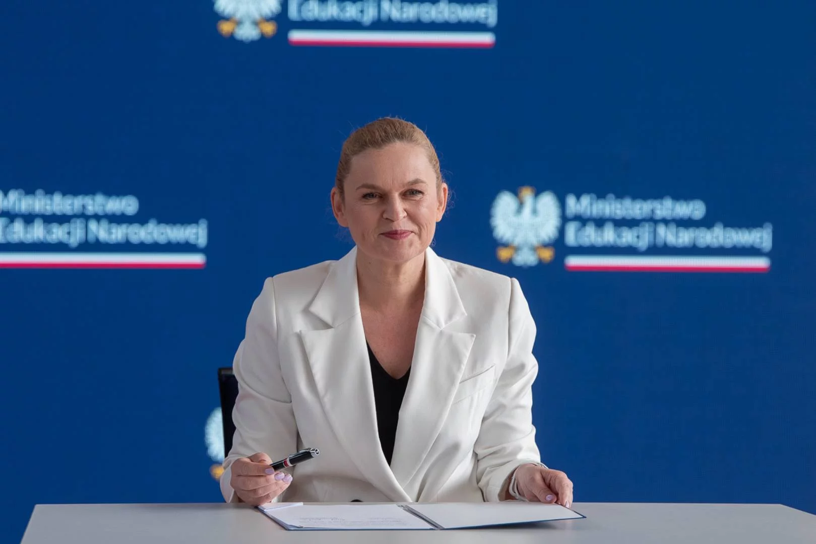 MEN wysyła nauczycieli na 5-tygodniowy kurs. Mają się przygotować do pracy z AI