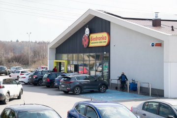 Perełka z Biedronki za 10 zł – budynek sklepu. Perełka z Biedronki za 10 zł – budynek sklepu.