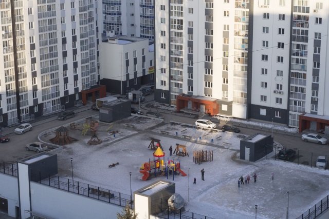 Śmieci na placach zabaw to norma