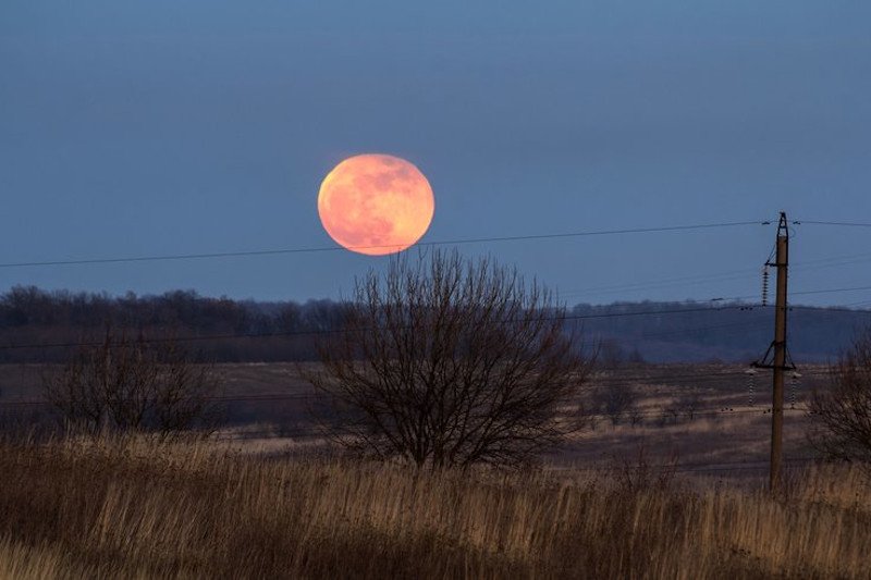 Zaćmienie księżyca 2020 - jak wpływa na samopoczucie i co na to astrologia?