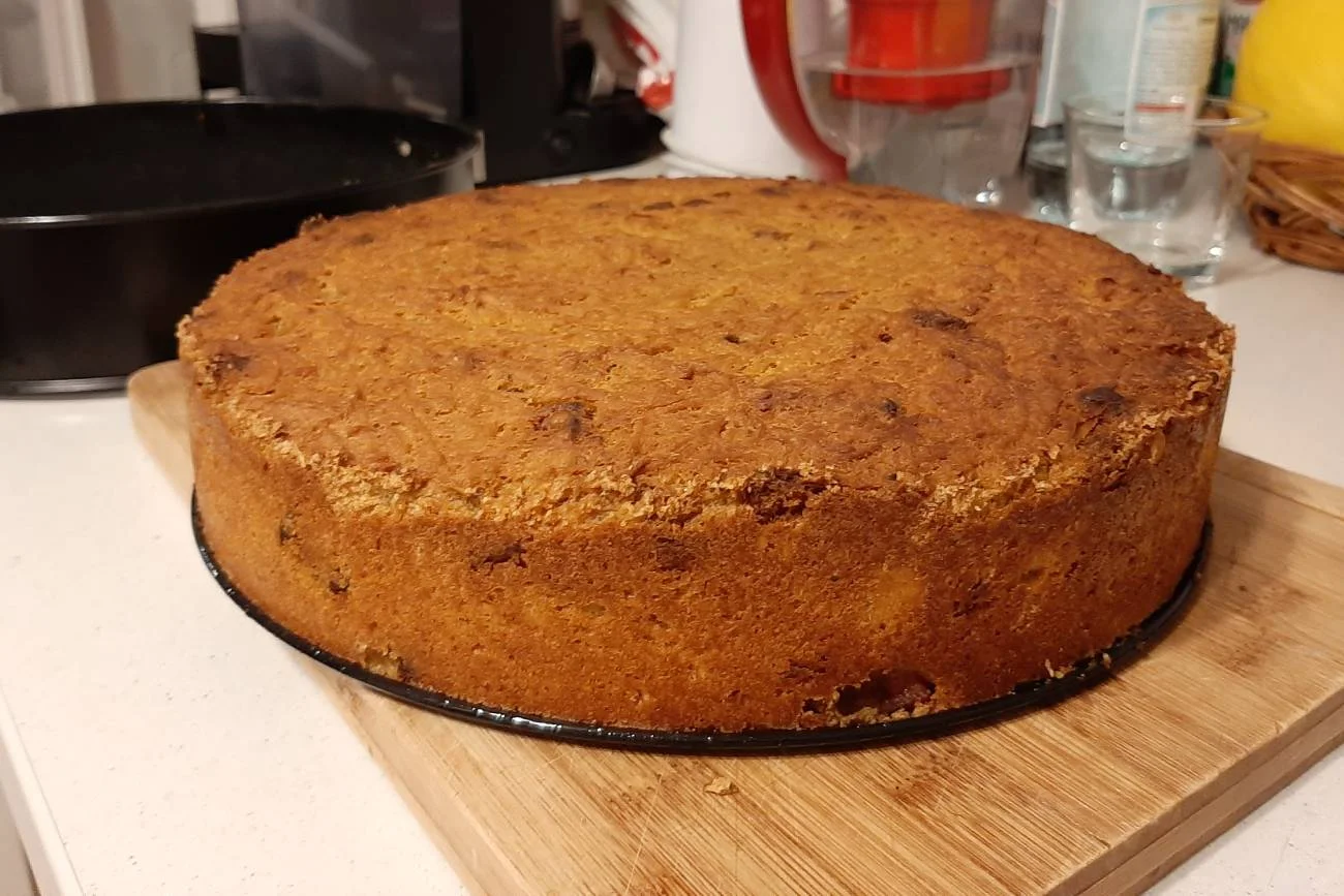 Babka ziemniaczana po upieczeniu powinna być "ścisła" i rumiana.
