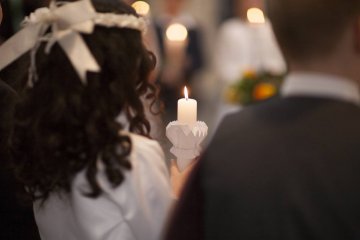 Pierwsza komunia to okazja, po której warto wręczyć gościom podziękowania za przybycie