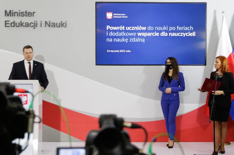 Jak działa Techniczna Infolinia dla Nauczycieli? Zadzwoniliśmy i wiemy