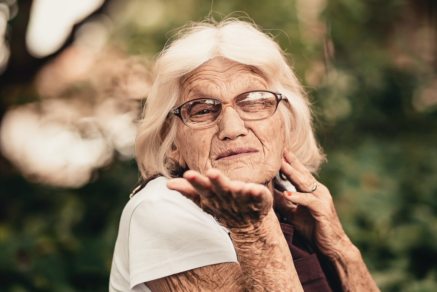 Ciotka nie ma dzieci, więc wtrąca się do moich