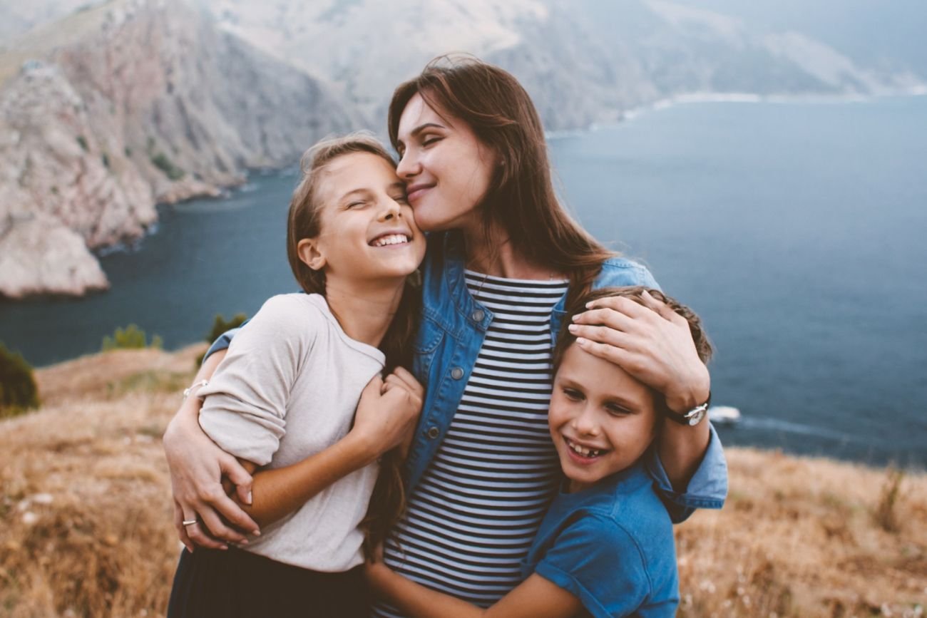 "Już mnie nie potrzebujesz". Oto co czuje mama nastolatka, gdy dziecko się oddala