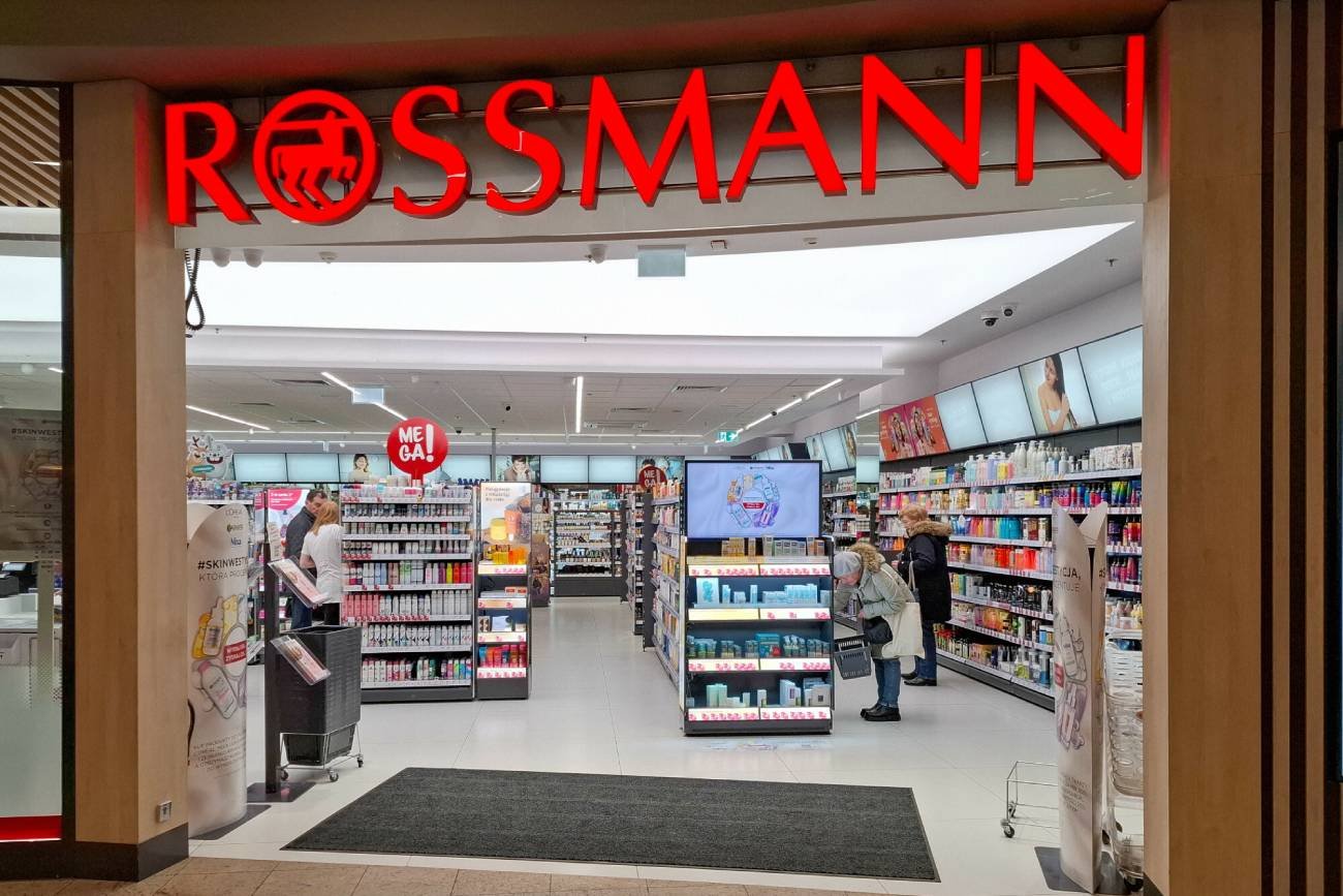 Sklep sieci Rossmann. Sklep sieci Rossmann.