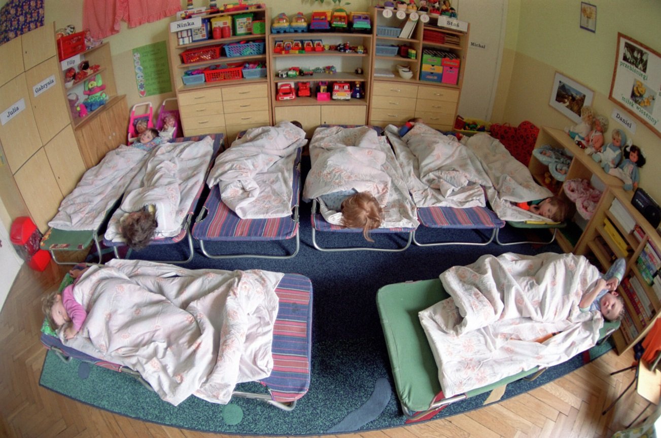 Nauczycielka zabrała wszystkim przedszkolakom pluszaki. Jej tłumaczenie zaskakuje