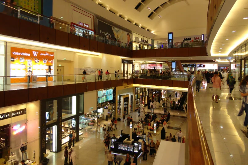 Galeria handlowa Dubai Mall to gigantyczny kompleks o powierzchni 1,1 mln m2