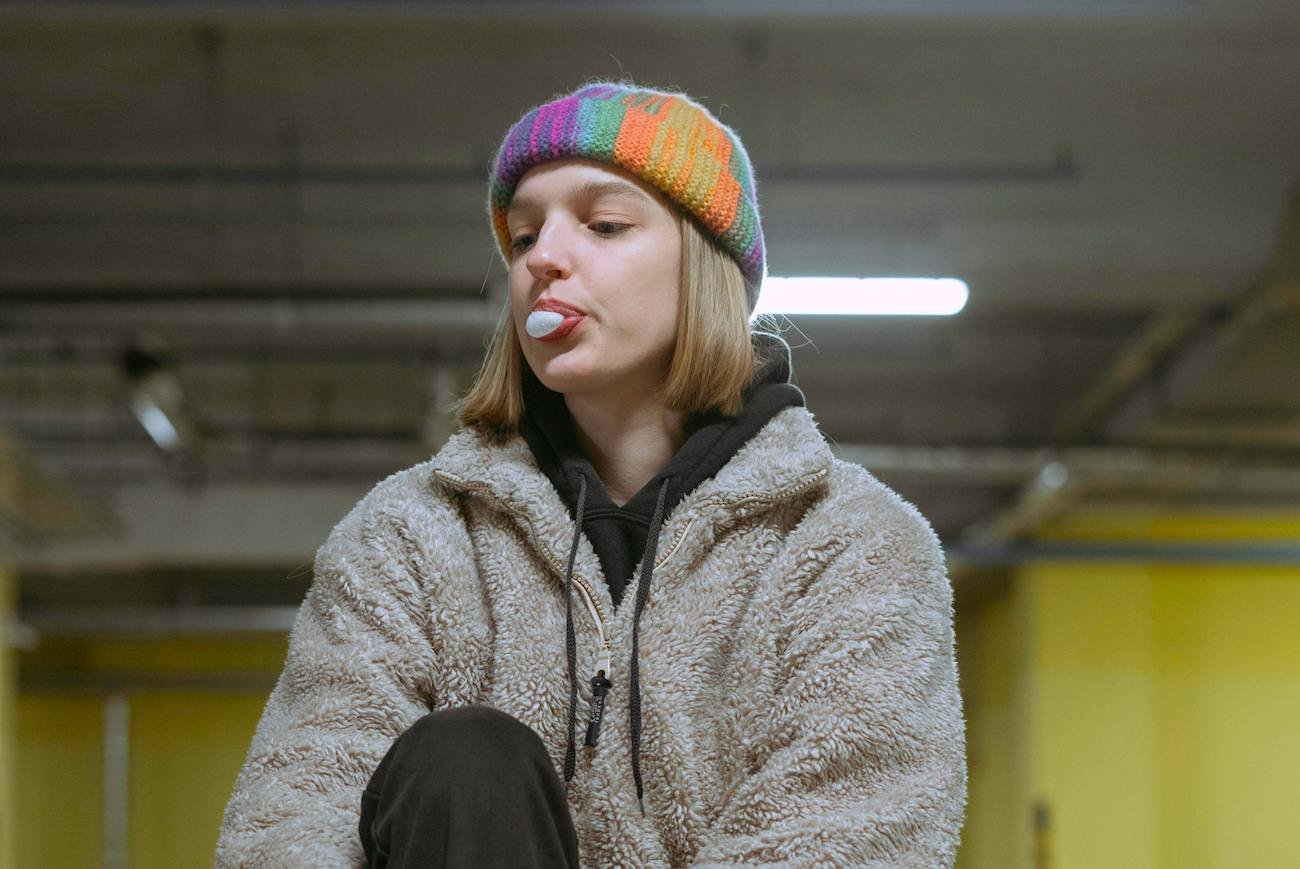 młoda dziewczyna młoda dziewczyna