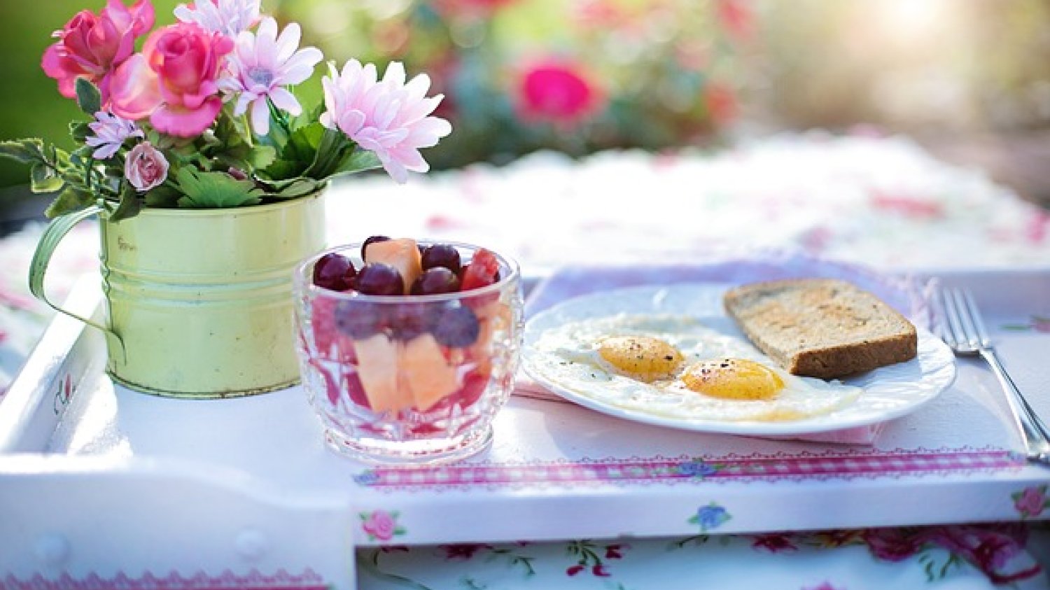 Fot. Pixabay / [url=https://pixabay.com/en/breakfast-fried-eggs-meal-egg-food-848313/]jill111[/url] / [url=https://pixabay.com/en/service/terms/#usage]CC0 Public Domain[/url]