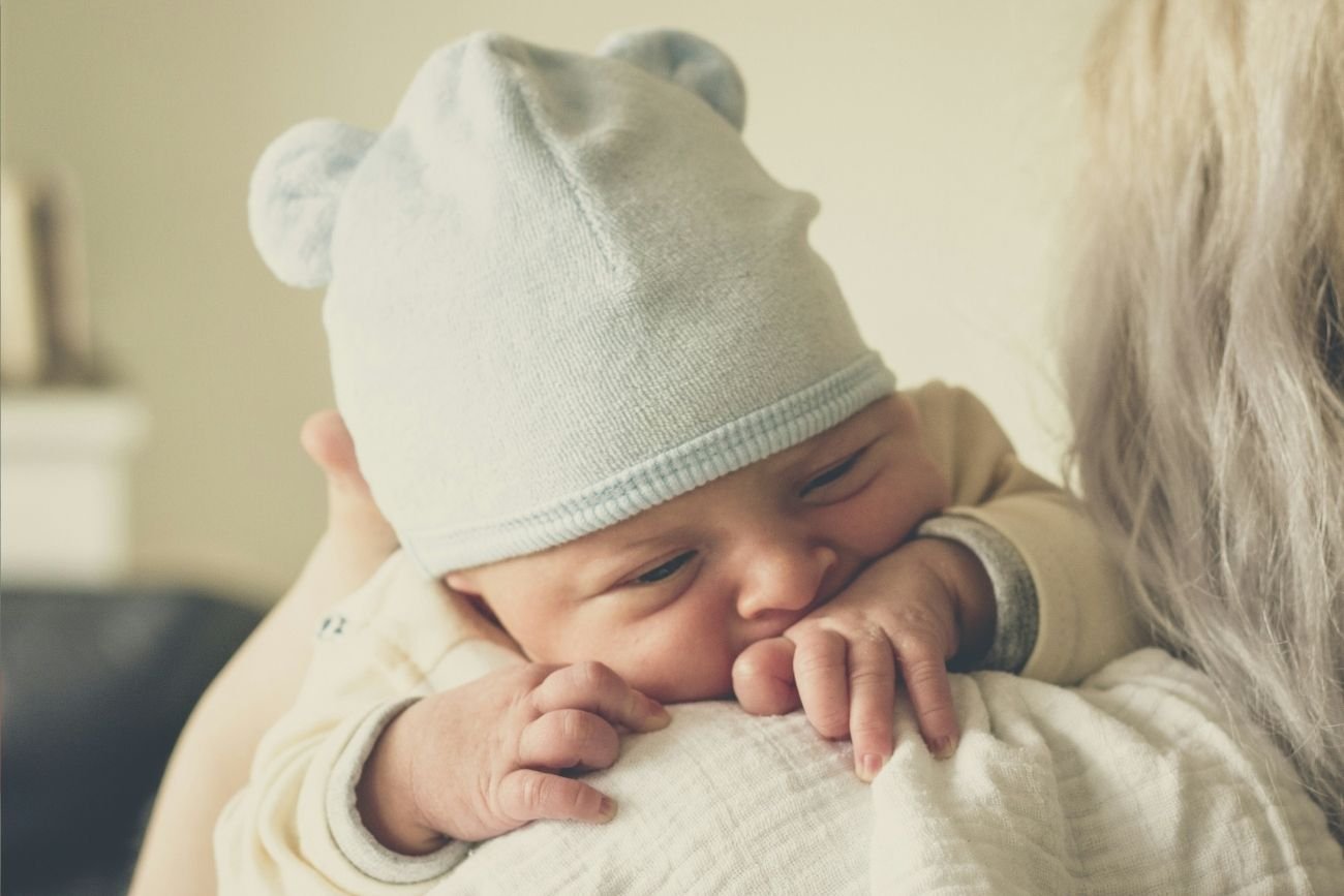 Czy wełniane czapki mogą podrażniać skórę?