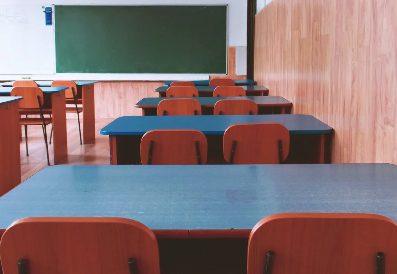 Szwecja wycofuje się z całkowitej cyfryzacji w placówkach oświatowych.