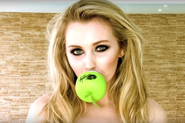 Fot. Screen z Youtube [url=https://www.youtube.com/watch?v=QXGHPPN-EaE]UK Candylipz[/url]