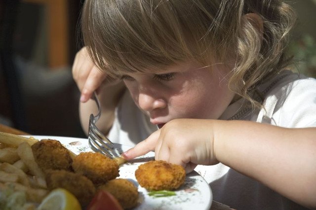 Drób, czy wieprzowina? W obydwu przypadkach można znaleźć antybiotyki w ilościach przekraczających normy.