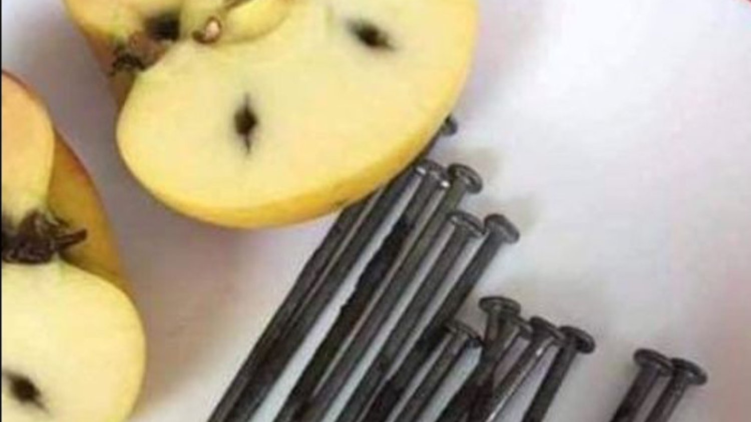 Jabłka nakłuwane gwoździami to dobra metoda suplementacji żelaza?