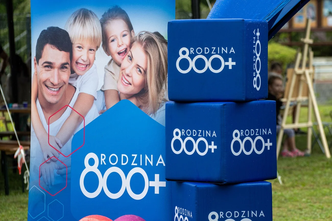 800 plus