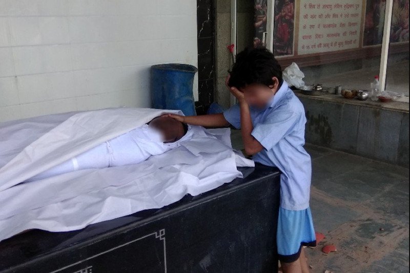 Dziecko a śmierć rodzica. Jak rozmawiać?