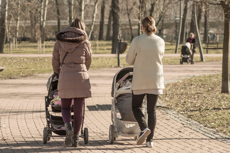 Stanęła w obronie dziecka. Dostała od jego matki pięścią w twarz.