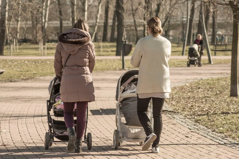 Stanęła w obronie dziecka. Dostała od jego matki pięścią w twarz.