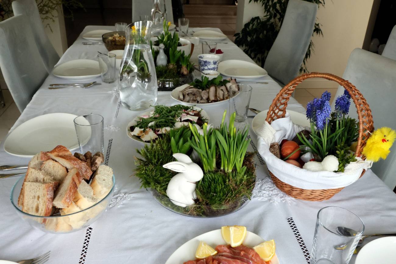 Wielkanocny stół. Wielkanocny stół.