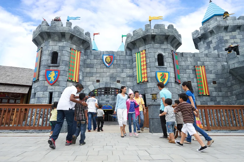 Wejście do kompleksu rozrywkowego Dubai Parks and Resorts