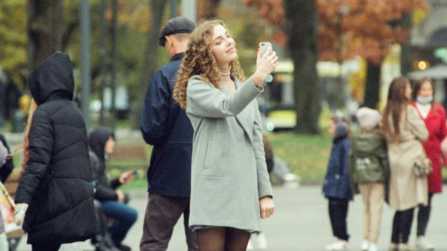 nastolatka robiąca selfie