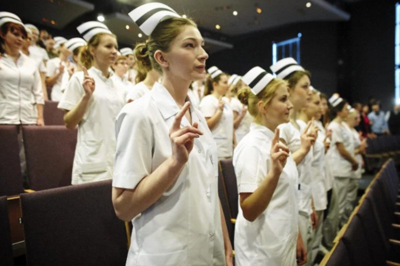 Oferta pracy dla pielęgniarek -12 zł. Ile zarabiają w Polsce pielęgniarki? Oferta pracy dla pielęgniarek -12 zł. Ile zarabiają w Polsce pielęgniarki?