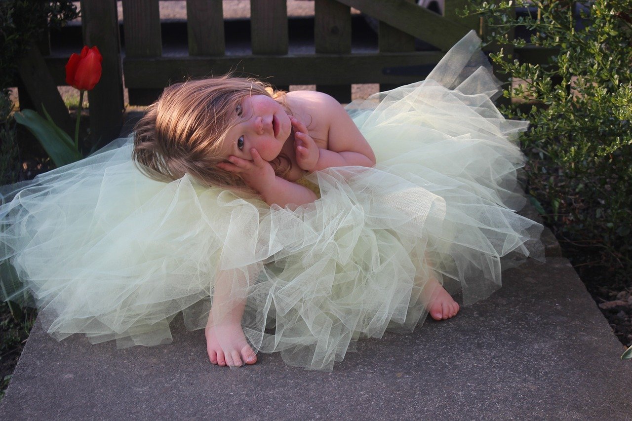 Fot. Pixabay/ [url=http://pixabay.com/pl/dziecko-dziewczyna-szcz%C4%99%C5%9Bliwy-%C5%82adny-735872/]shell2909[/url] / [url= http://pixabay.com/pl/service/terms/#download_terms]CC O[/url] Jak to jest z wdzięcznością dzieci wobec rodziców