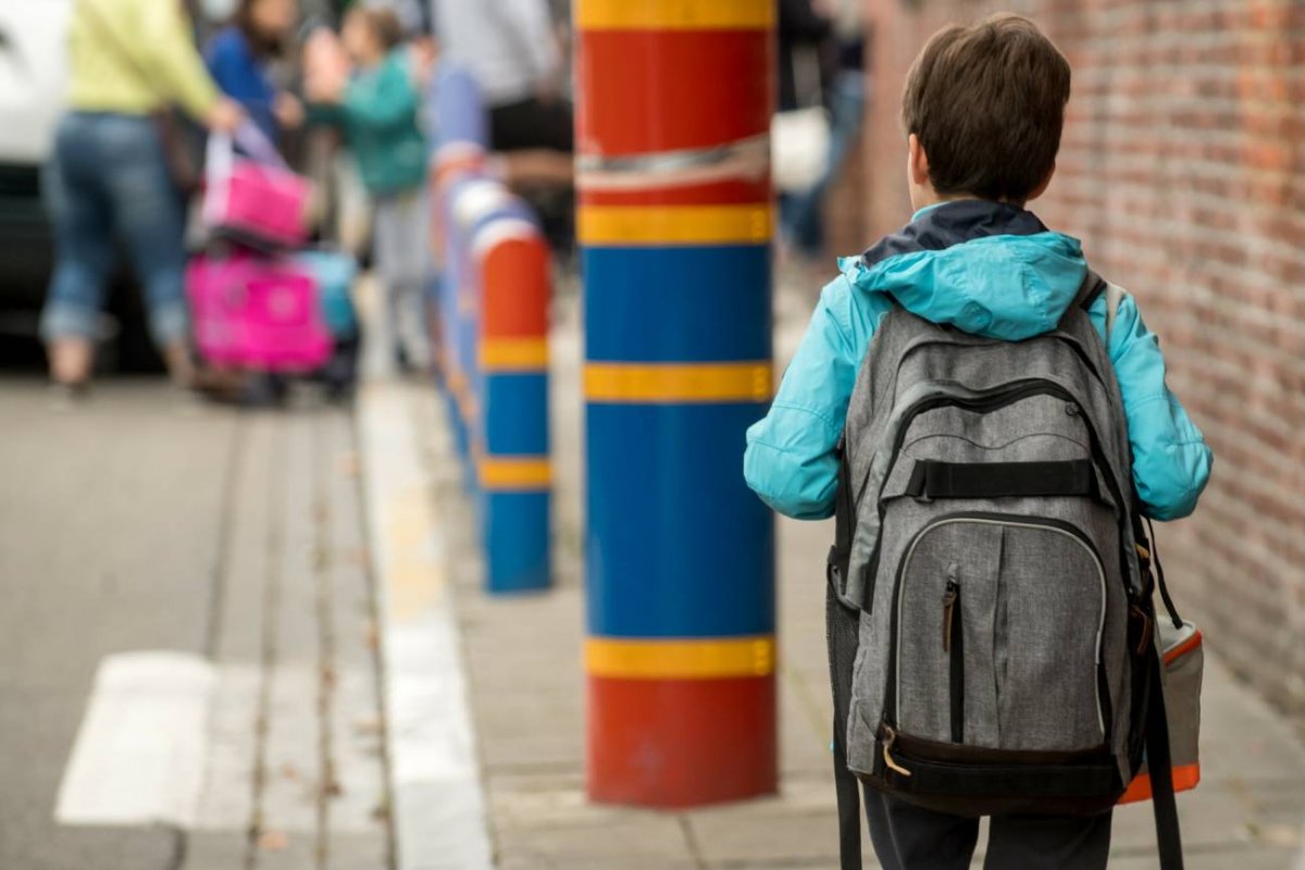 Policjantka każe pakować dzieciom plecak ewakuacyjny. "To nie powód do paniki"