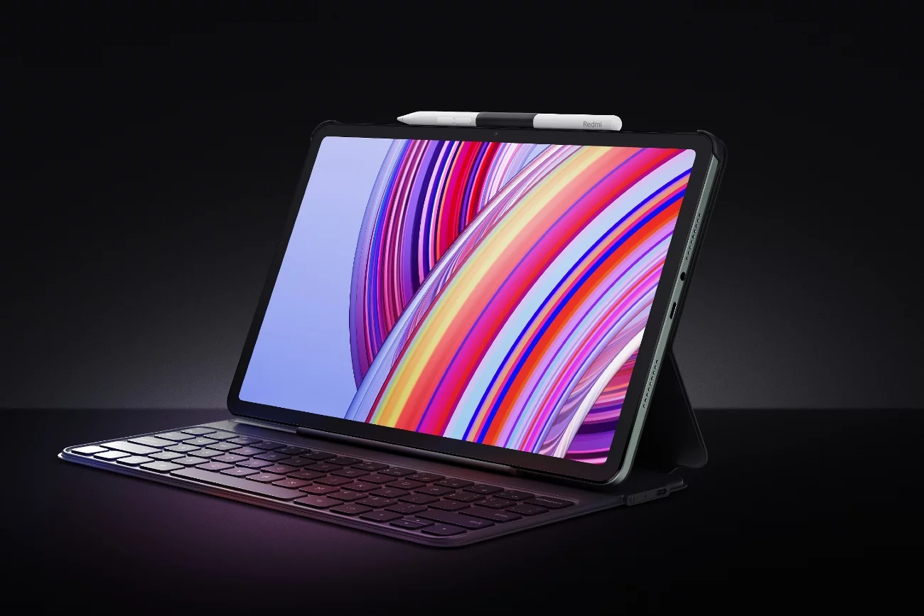 Nowy Xiaomi Redmi Pad Pro to wydajny i niedrogi tablet do rozrywki, do którego można dokupić przydatne akcesoria.