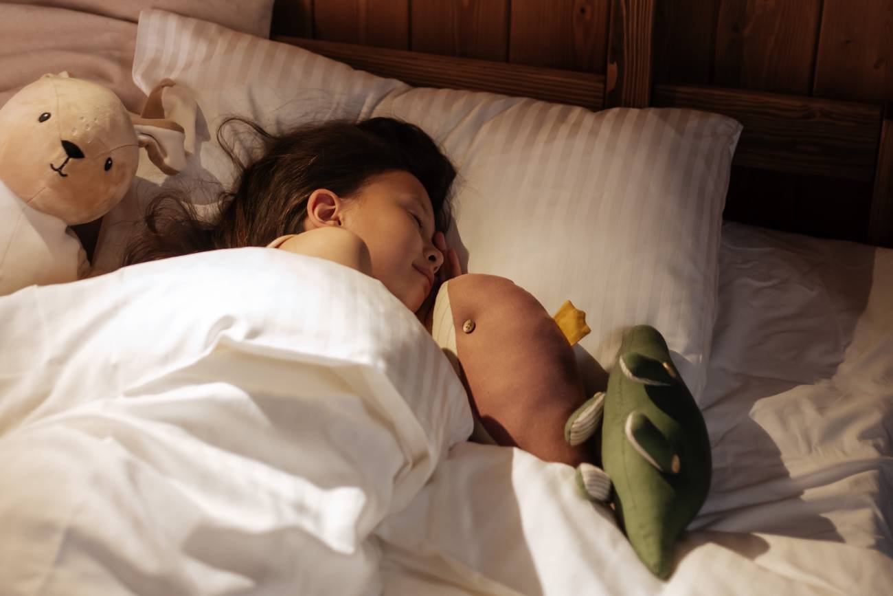 sen dziecka, wieczorna rutyna, nauka wdzięczności, usypianie dziecka, rozmowa z dzieckiem