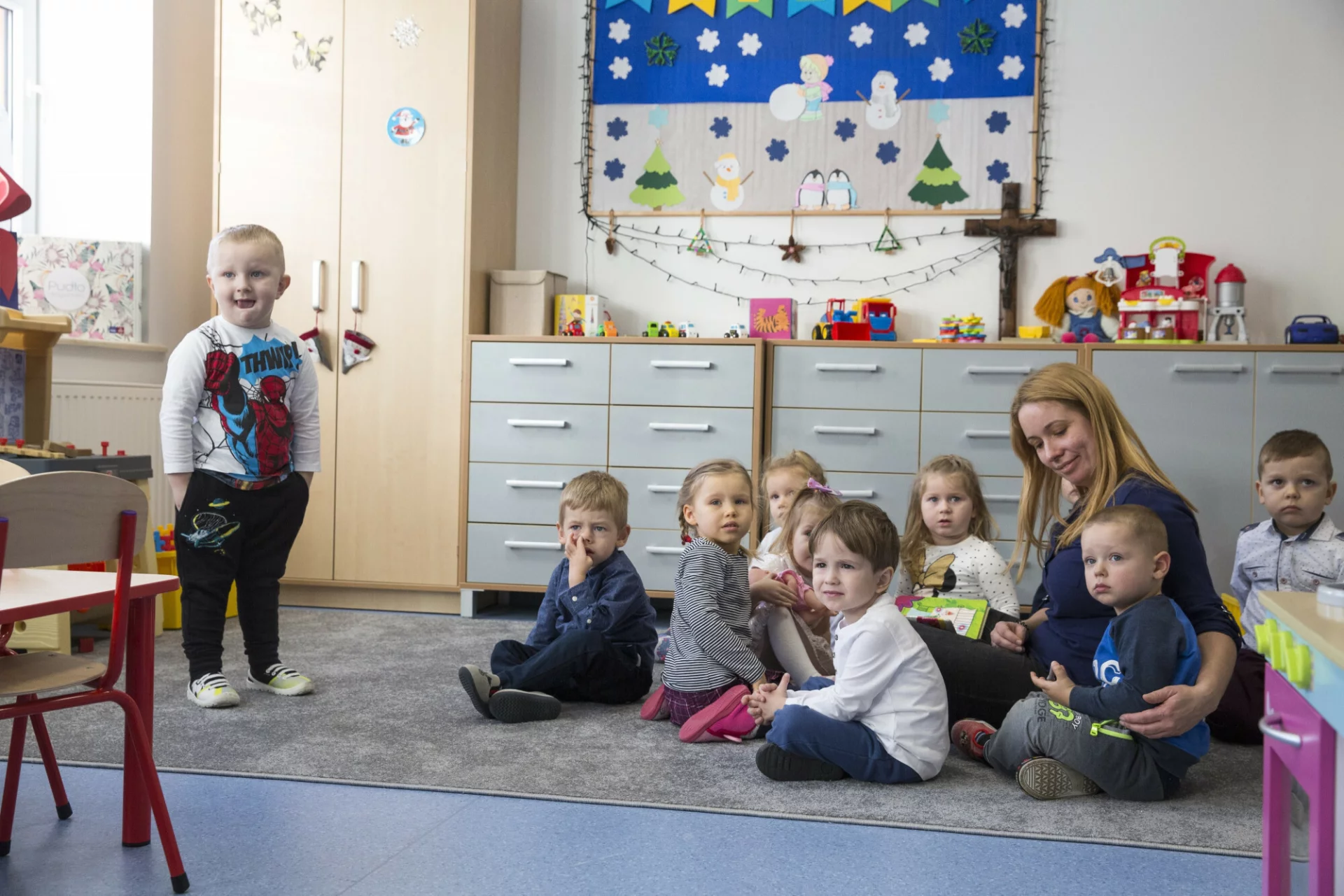 Dziecko płacze w przedszkolu, adaptacja przedszkolna, jak przetrwać adaptację w przedszkolu