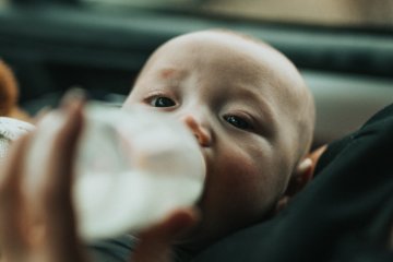 Ceny za mleko modyfikowane osiągnęły apogeum? Rodzice alarmują!, inflacja, mleko modyfikowane