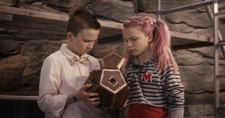 Kadr z filmu "Biuro detektywistyczne Lassego i Mai. Sekret rodziny von Brom"