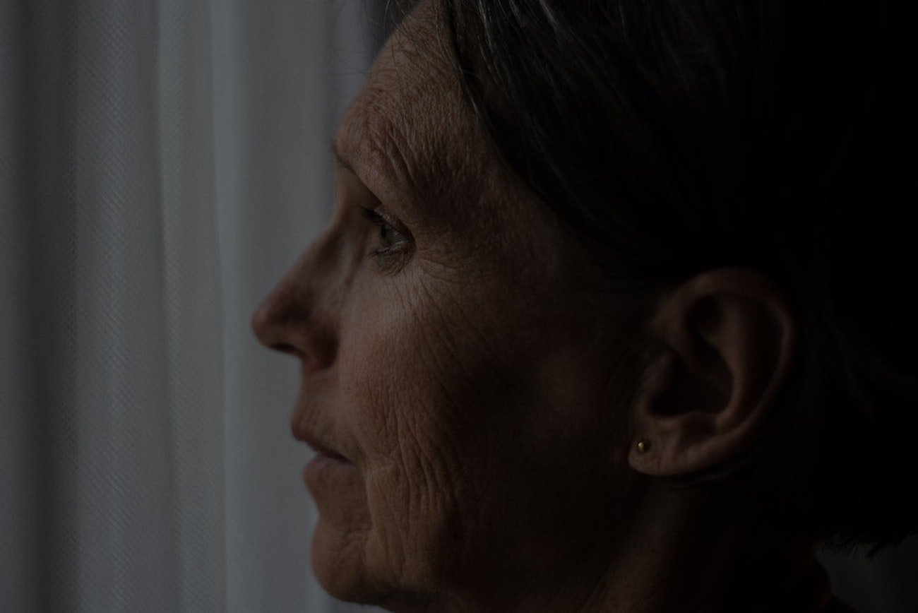 Jak rozmawiać z matką, która obarcza nas niedojrzałością emocjonalną?