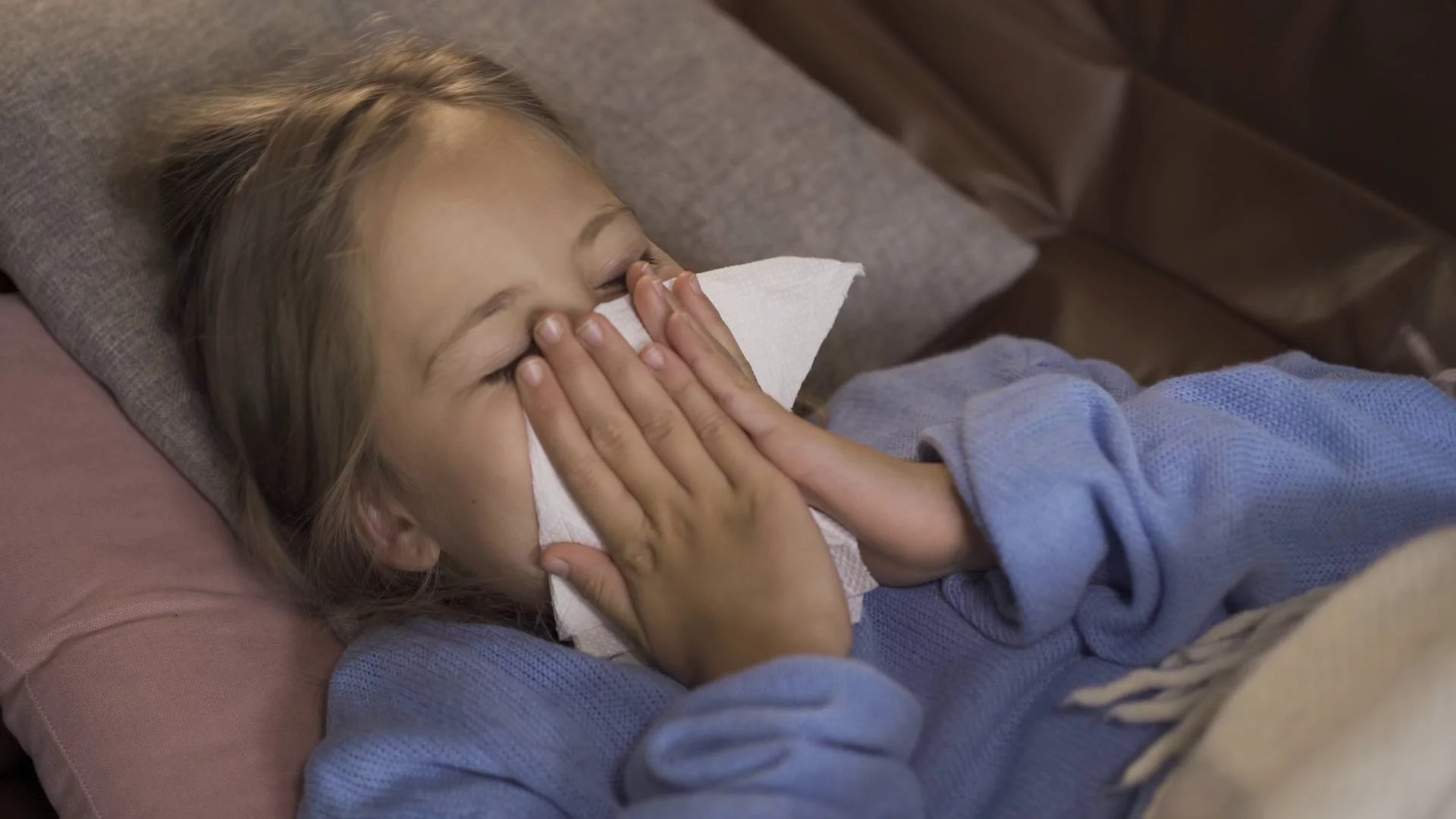 Coraz więcej ciężkich przypadków grypy. GIS alarmuje o roznoszeniu wirusa w szkołach