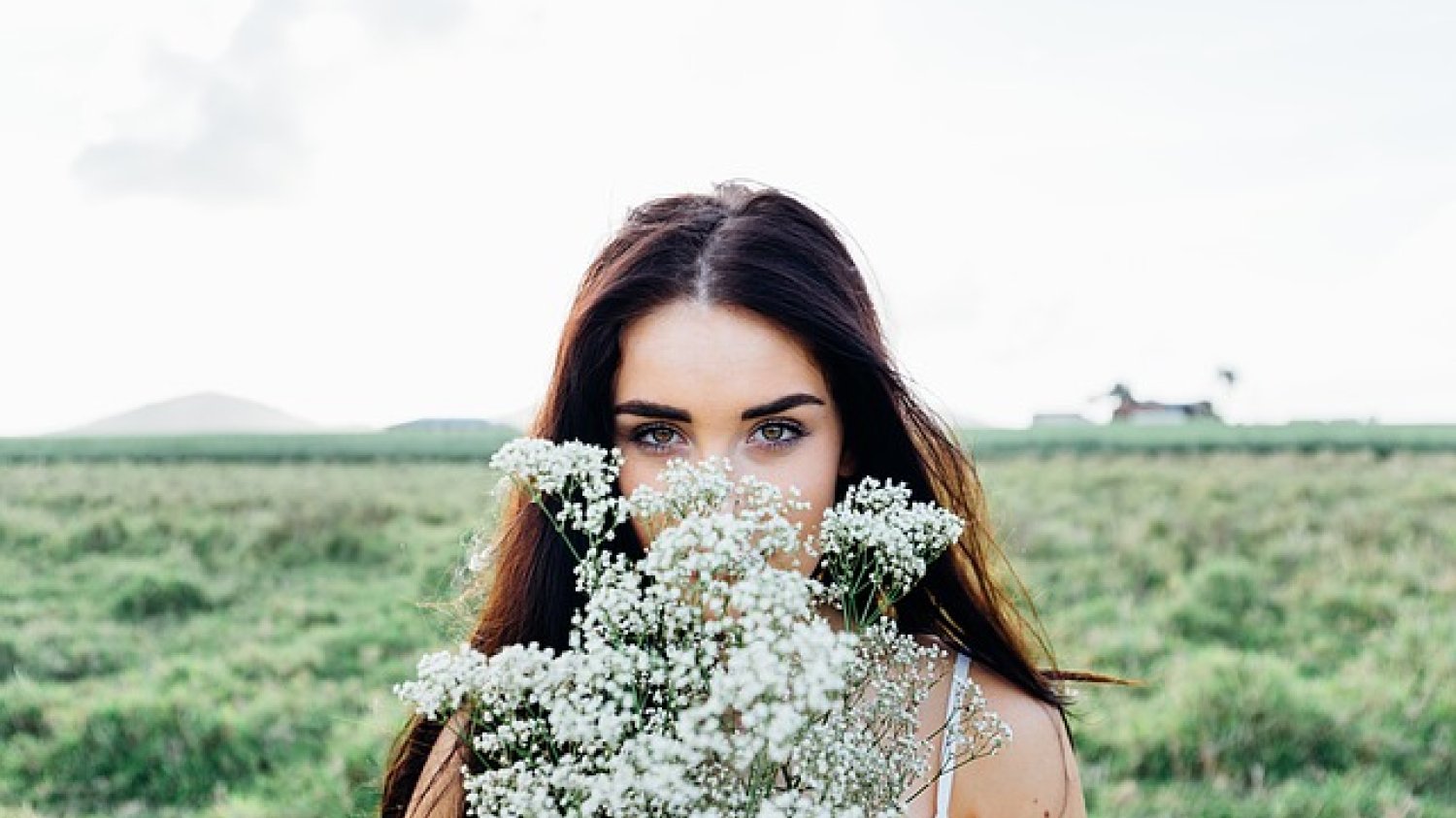 Fot. Pixabay / [url=https://pixabay.com/pl/m%C5%82oda-kobieta-bukiet-kwiat%C3%B3w-kobieta-1149643/]Unsplash[/url] / [url=https://pixabay.com/pl/service/terms/#usage]CC0 Public Domain[/url]