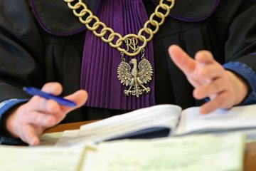Zamknęli dziecko w pralce i nagrali film. Sąd wydał wyrok