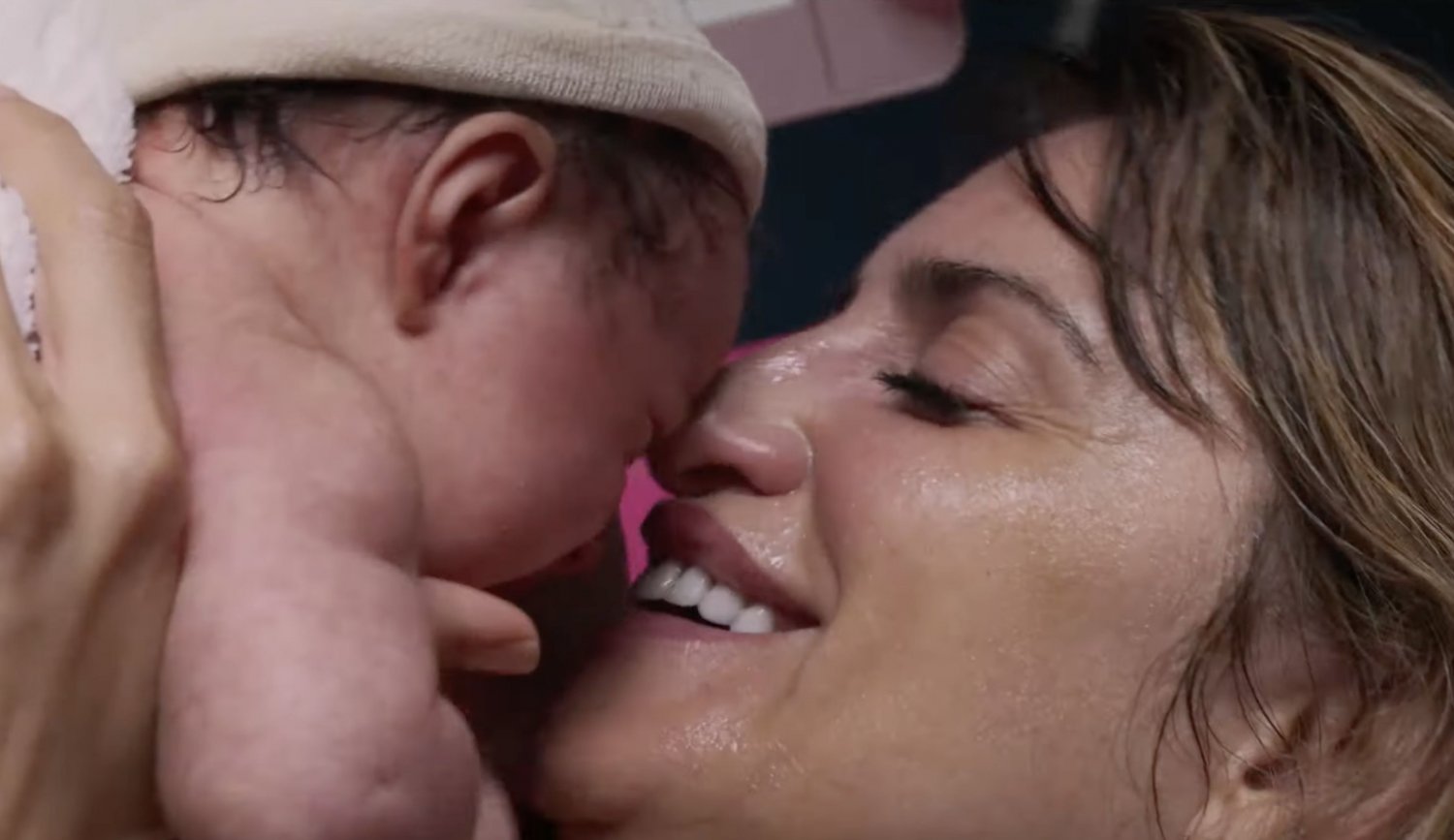 Kadr z filmu "Matki równoległe".