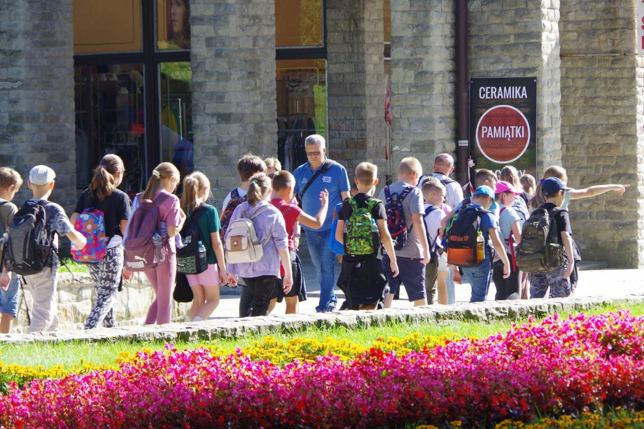 Wycieczki to brak snu, energetyki i dyskoteki. Matka: "Zachowanie nauczycielek to skandal"
