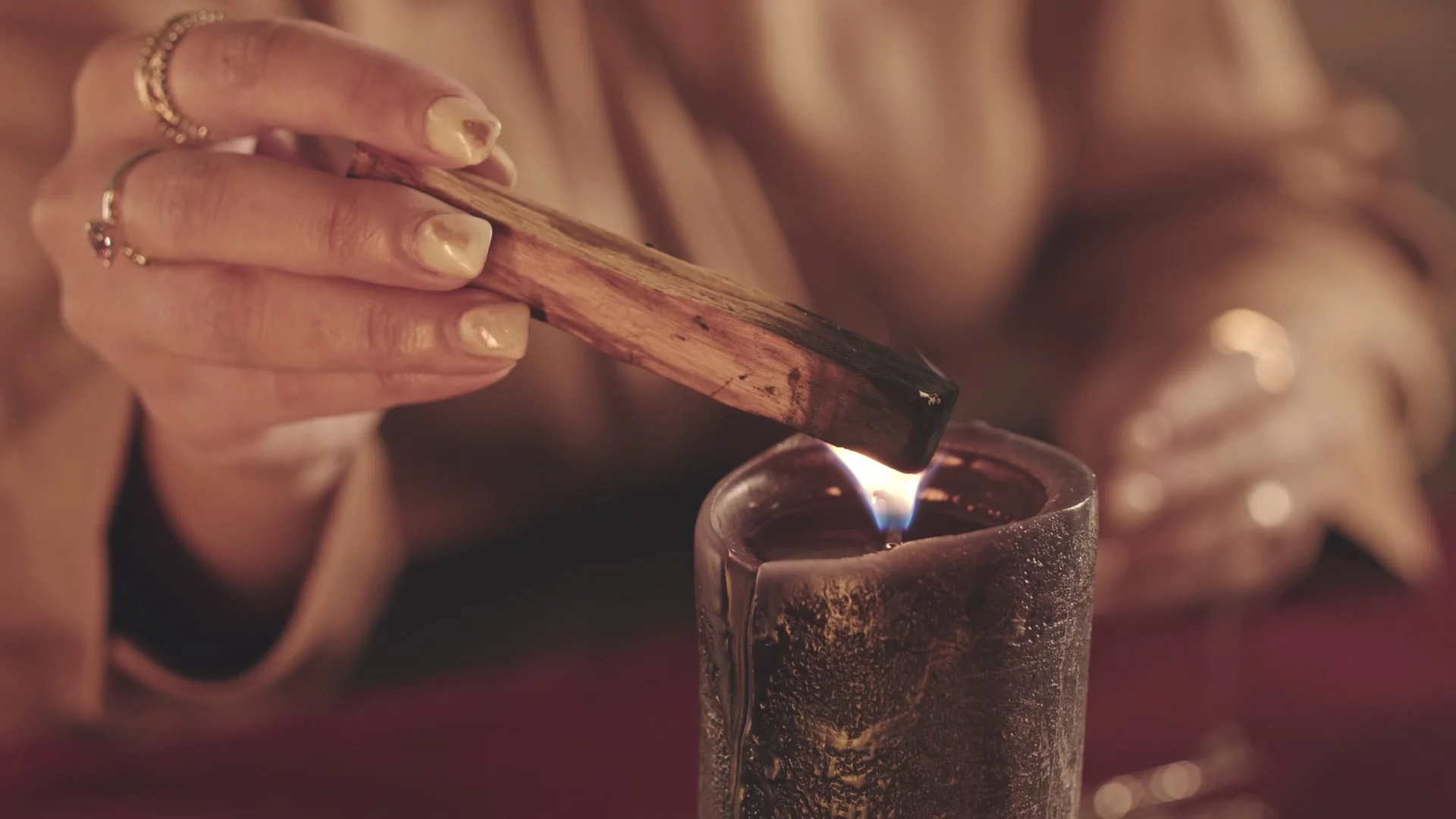 kobieta z kadzidełkiem kobieta z kadzidełkiem